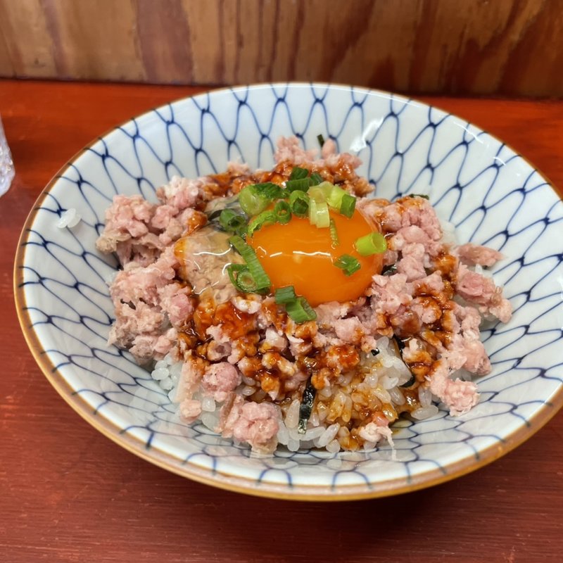 豚肩低温ミンチ肉のユッケ丼(バラック ディー.エム竹末 （BARRACK D.M竹末）)