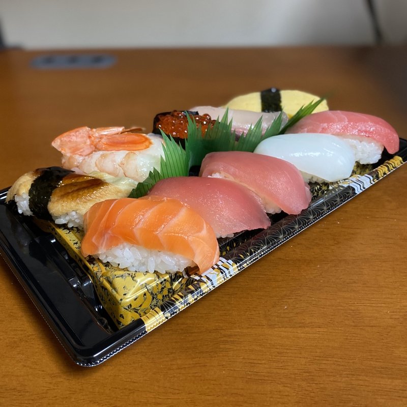 珠洲(カンパチ、いくら、穴子、生海老、とろ、まぐろ、いか、サーモン、玉子ほか)(お持ち帰り寿司専門 漁船丸 イオンモール新瑞橋店)