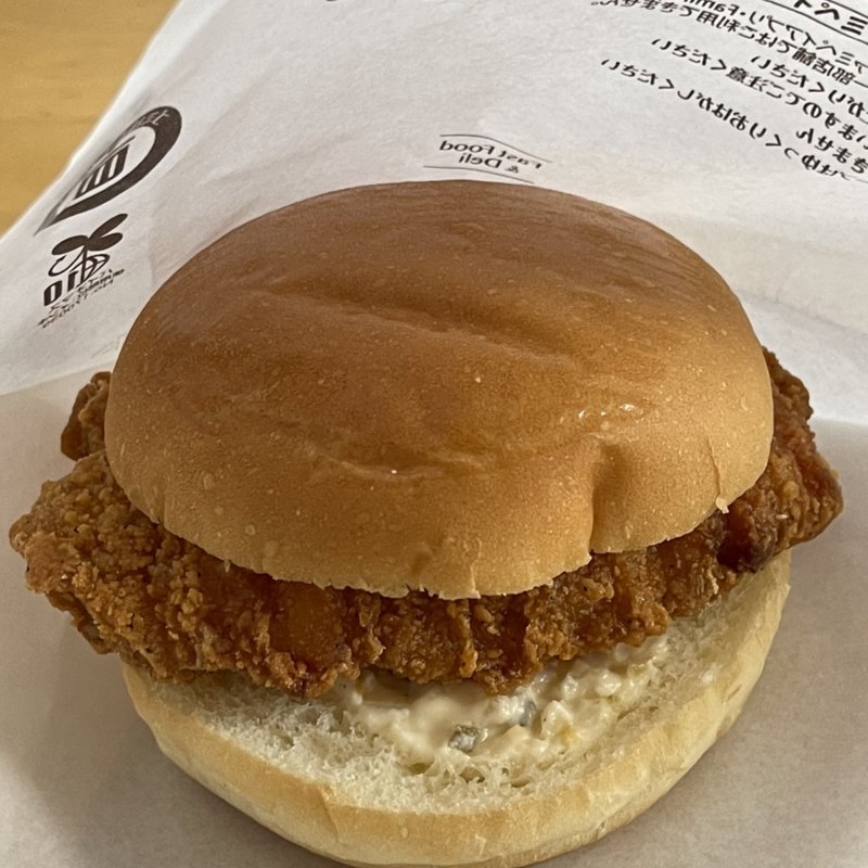 ファミチキバーガー(セブンイレブン 清瀬下清戸3丁目 )