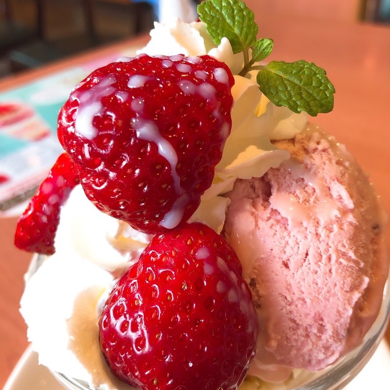 練乳いちごのミニパルフェ(デニーズ守山店)
