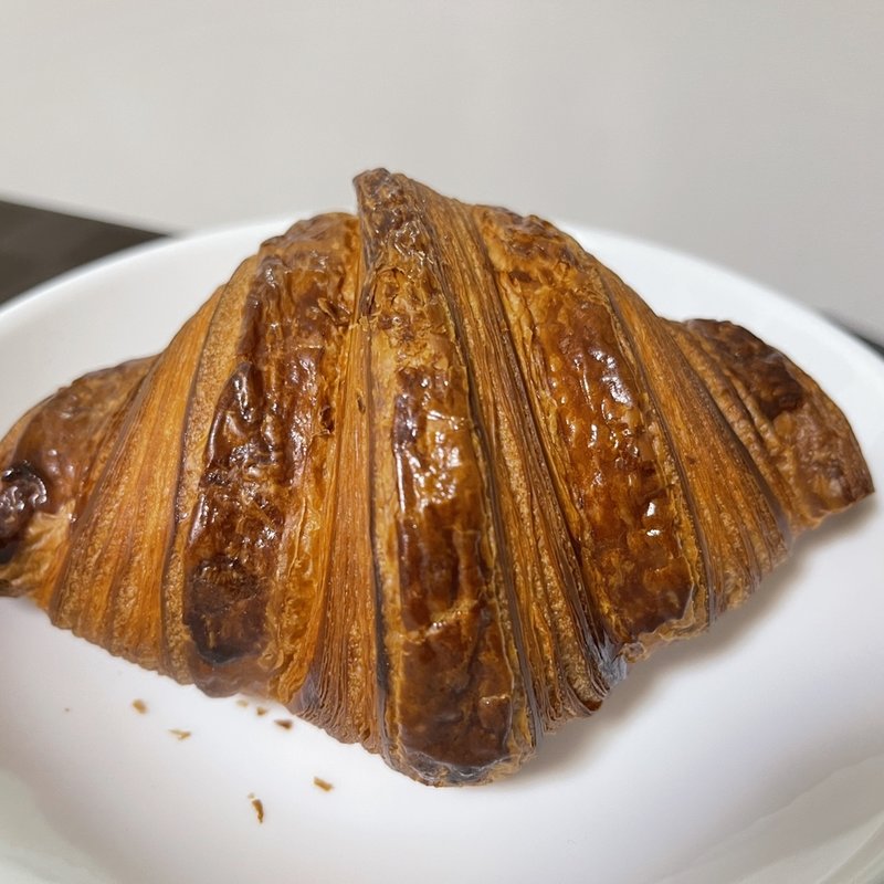 発酵バタークロワッサン(パティスリー ラヴィルリエ)