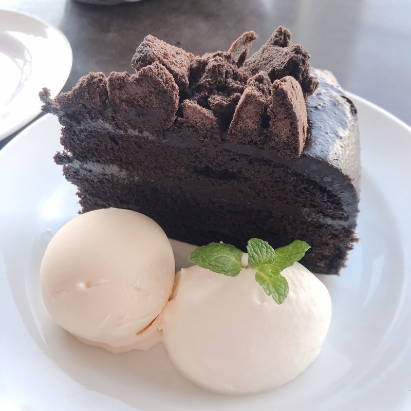 ブラックアウトチョコレートとバニラアイス(T.Y.HARBOR)