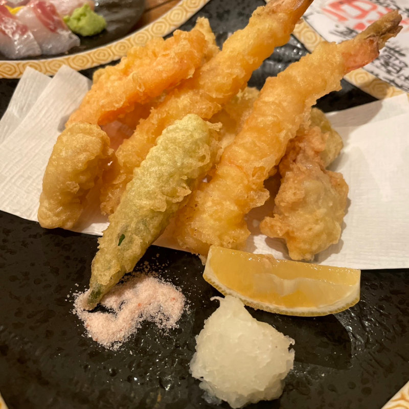 天ぷら盛り合わせ(丸秀鮮魚店 大橋店 （【旧店名】 毎日笑売 だお）)