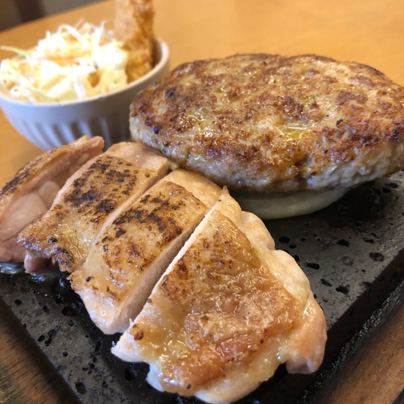 ハンバーグ&炙りチキン御膳(みぃーの食卓)