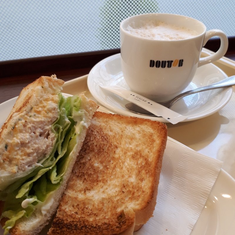 モーニングBセットカフェラテ(ドトールコーヒーショップ 大塚南口店)