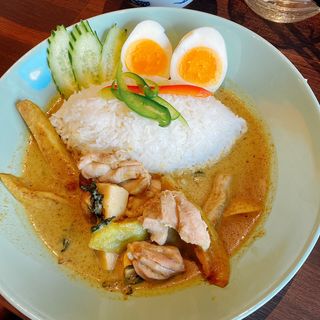 鶏肉のグリーンカレー(THAIFOOD DINING マイペンライ 名駅店)