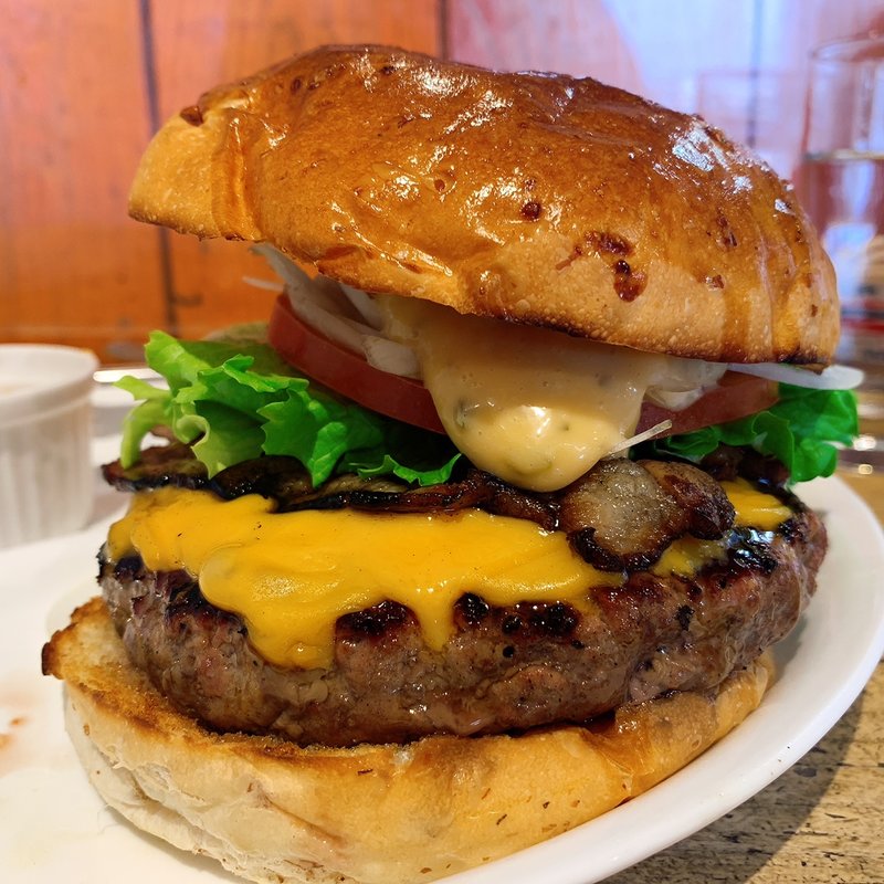 パウンダースバーガー(SON HOUSE(サンハウス）【アメリカンスタイルのハンバーガーのお店】)