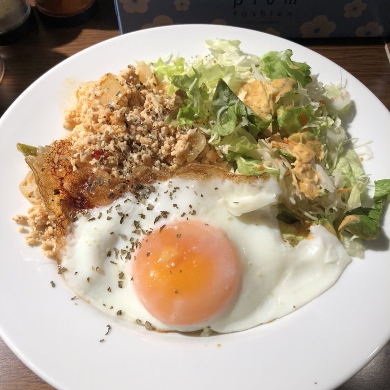 ガパオライス(DUBSTA)