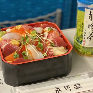 ちらし鮨(知床鮨 大丸東京店)