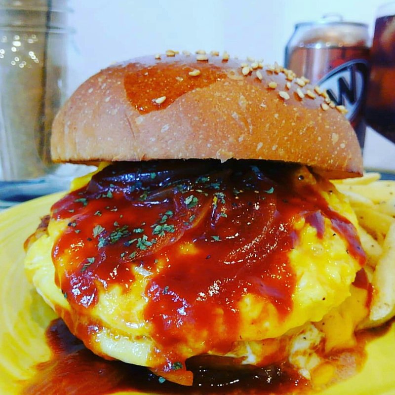 デミたまチーズバーガー(FLY BOY BURGER & COFFEE)