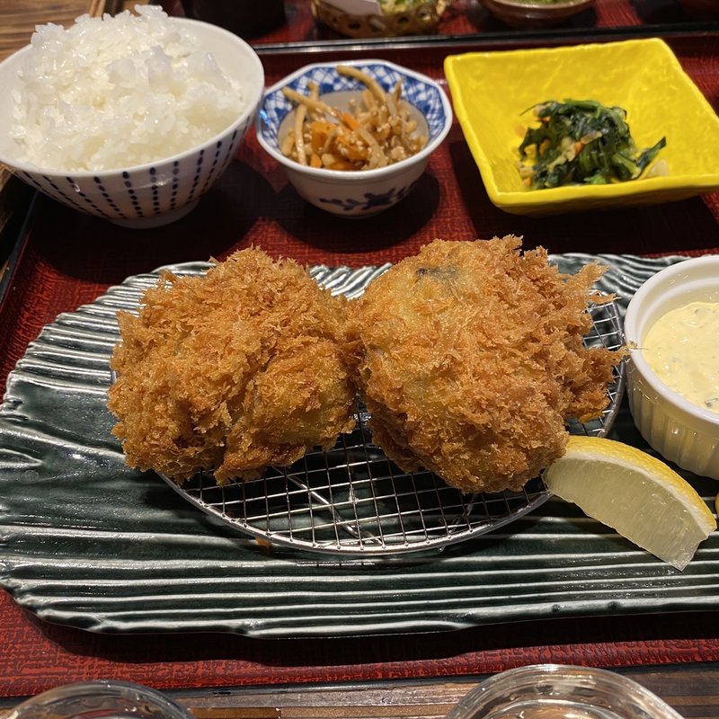 ぎっしり詰まったカキフライ御膳(ぬる燗佐藤 大坂)