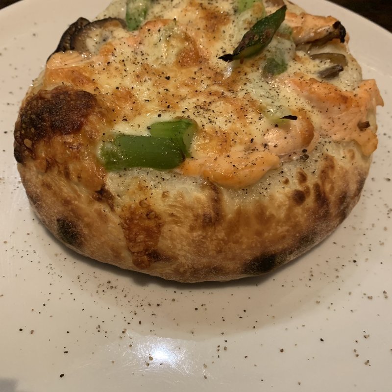 信州きのことサーモンピザ(ベーカリー＆レストラン 沢村 新宿)