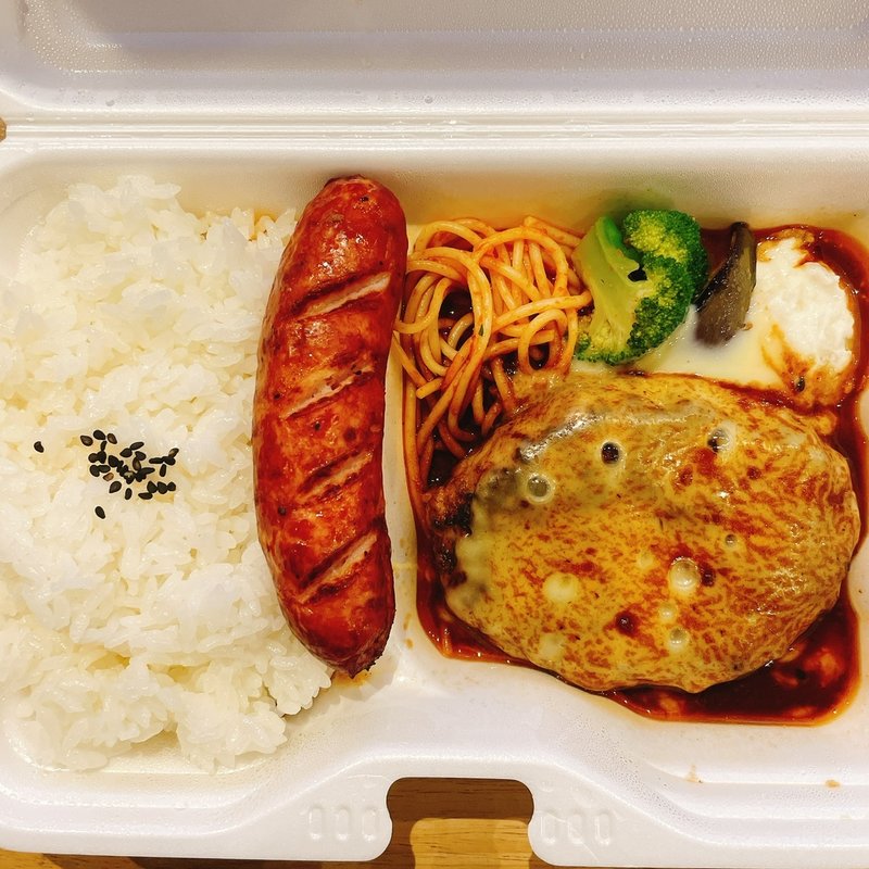 チーズハンバーグ(山本のハンバーグ Meat Ball&Wine 東京ドームシティ)