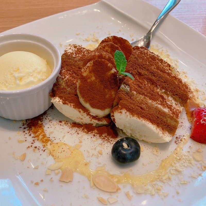 ティラミスカステラ<特撰五三カステラ使用>(銀座文明堂 BUNMEIDO CAFE GINZA)