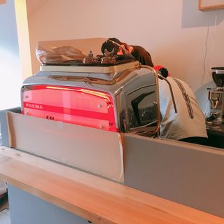 (アンダートーンエスプレッソ )