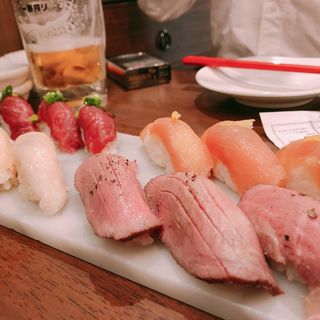 牛霜降りの寿司(大宮肉寿司)