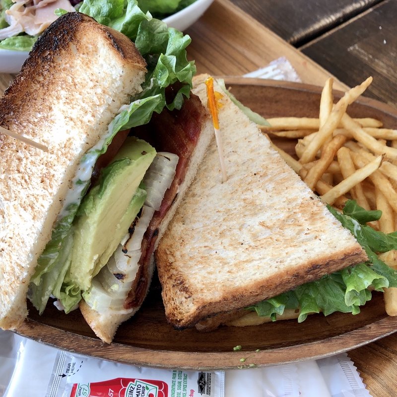 BLT&アボカドsandwich(KUA`AINA 横浜赤レンガ店)