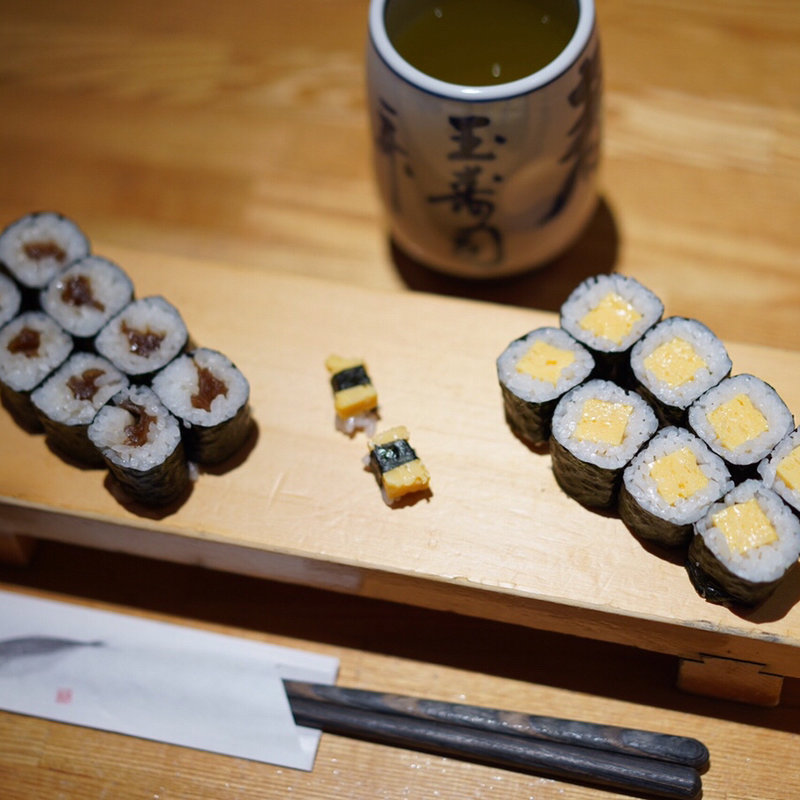 玉子巻（細巻１本）(築地玉寿司 池袋サンシャイン店)