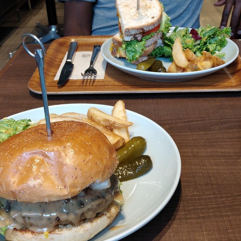 coffee hamburger(The lively bar 麻布十番)