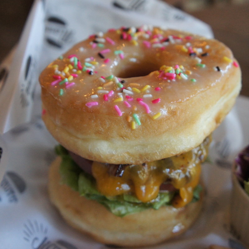 グッドタウンドーナッツバーガー(バーガーマニア 広尾店 )