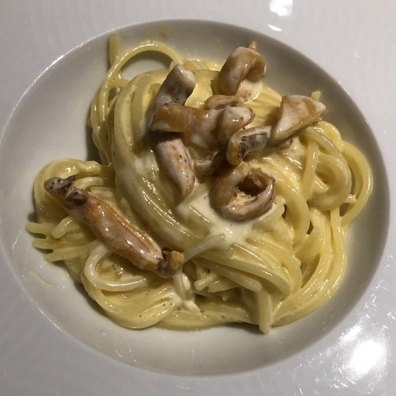 三位一体の美味しさ『ズワイ蟹と手打ちパスタ キタッラ』(ヤマガタ サン ダン デロ)