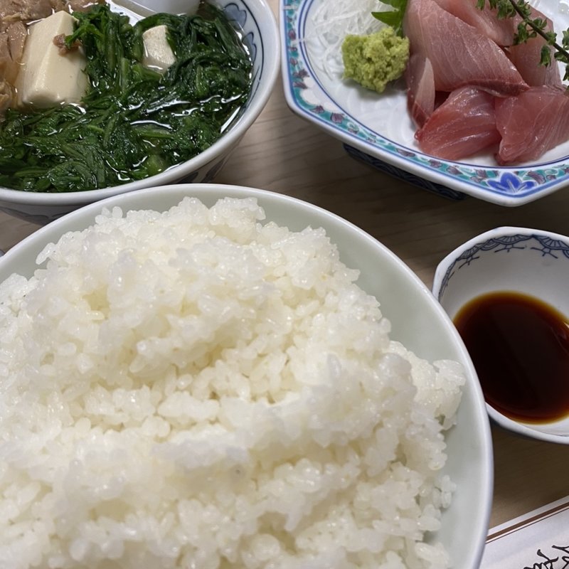 まぐろ定食(三州屋)