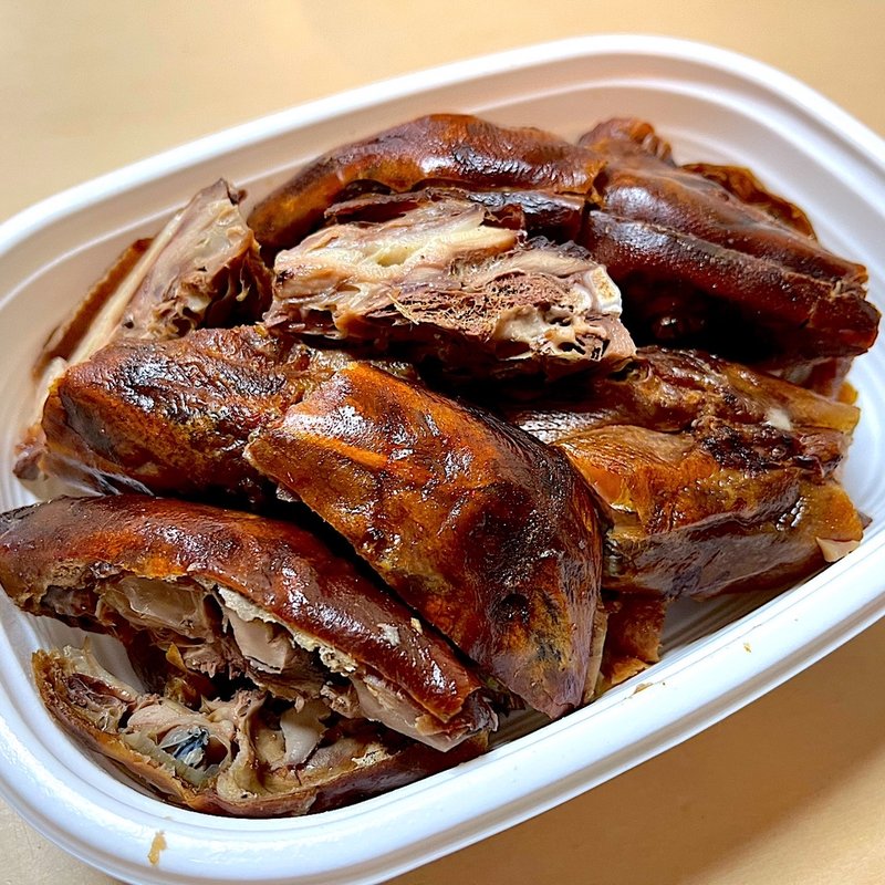 焼きあひる(重慶飯店(ジュウケイハンテン) 本館売店)