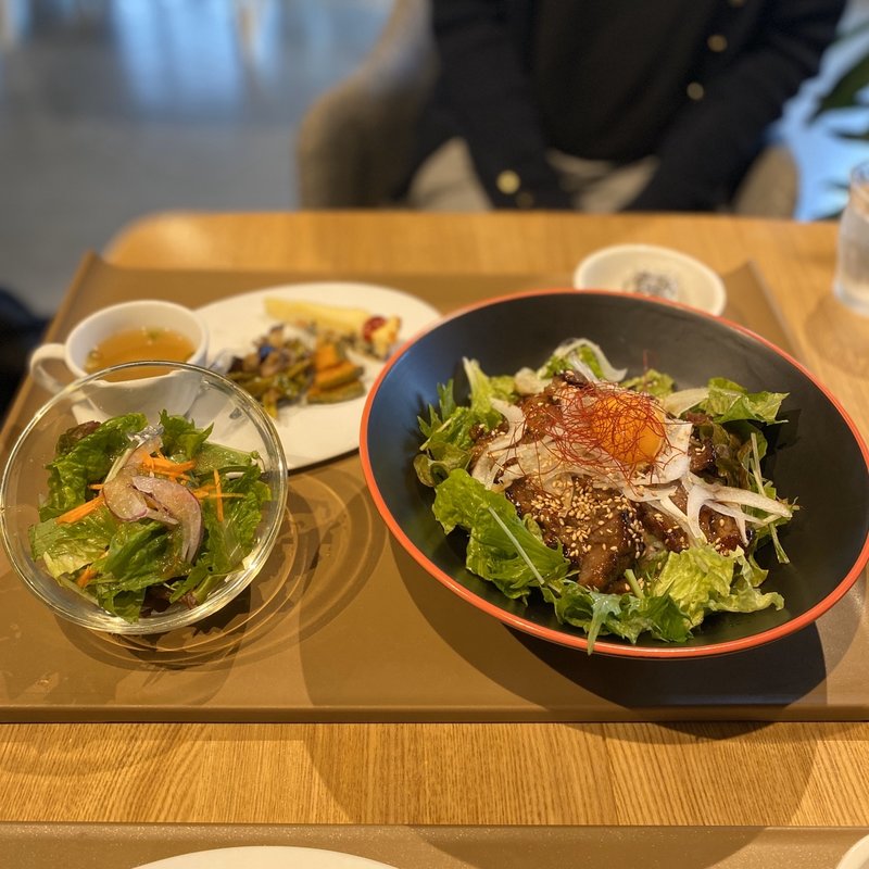 月見カルビ丼(ハッピーユー さんきゅうや)