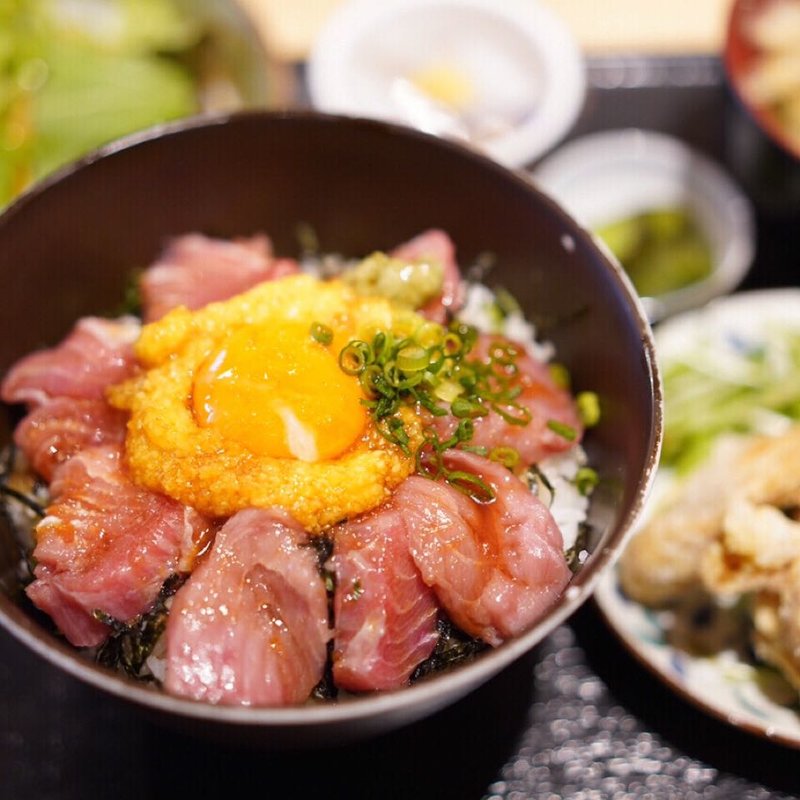まぐろ脳天大トロ丼(やだらめぇ 高田馬場店)
