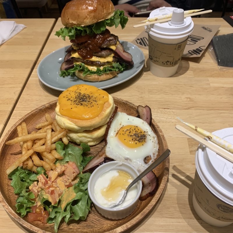 Towerバーガー(ヴィレッジバンガードダイナーペリエ千葉店)