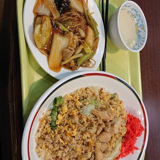 鶏レタスチャーハン(北京餃子 )