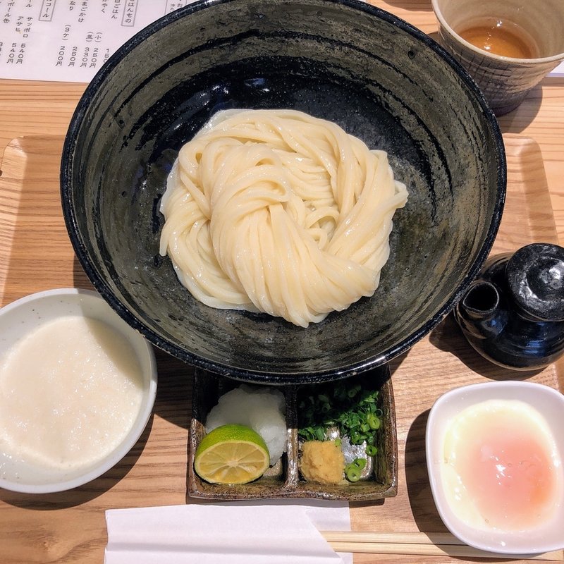 やまかけ温玉生醤油うどん(扇町うどん屋あすろう)