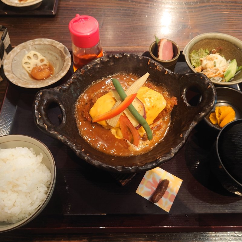 トマトクリームハンバーグ(菜胡野家)