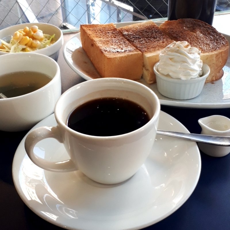 モーニングセット　コーヒー、厚切りシナモントースト、サラダ、スープ(ルノアール 大塚店)