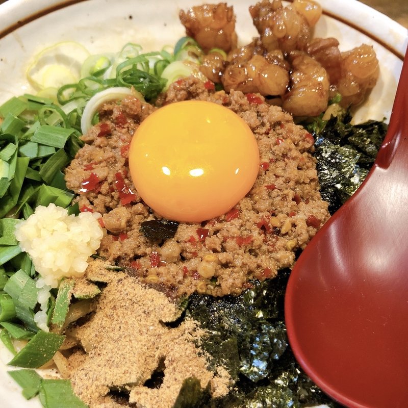 台湾まぜそば　炙りもつトッピング(麺屋やまひで )