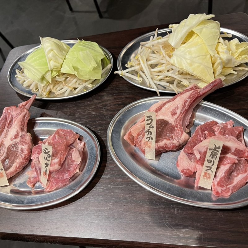 上肩ロース定食とショルダー定食(生ラム（ジンギスカン）専門 ラム・ストーリーは突然に 福島店)