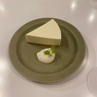 レアチーズケーキ(四歩)