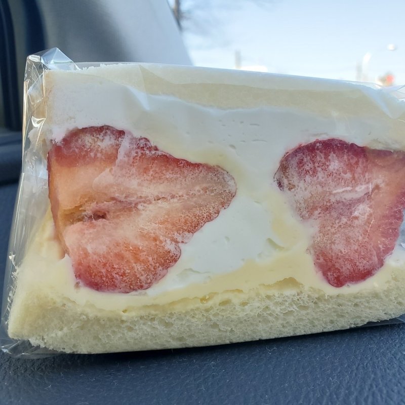 イチゴのサンド(つじや （手作りサンドイッチの店　つじや）)