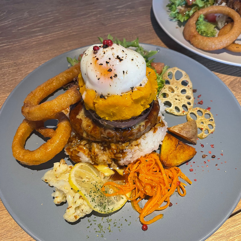 ロコモコプレート(ROUGH CAFE&DINING BAR)