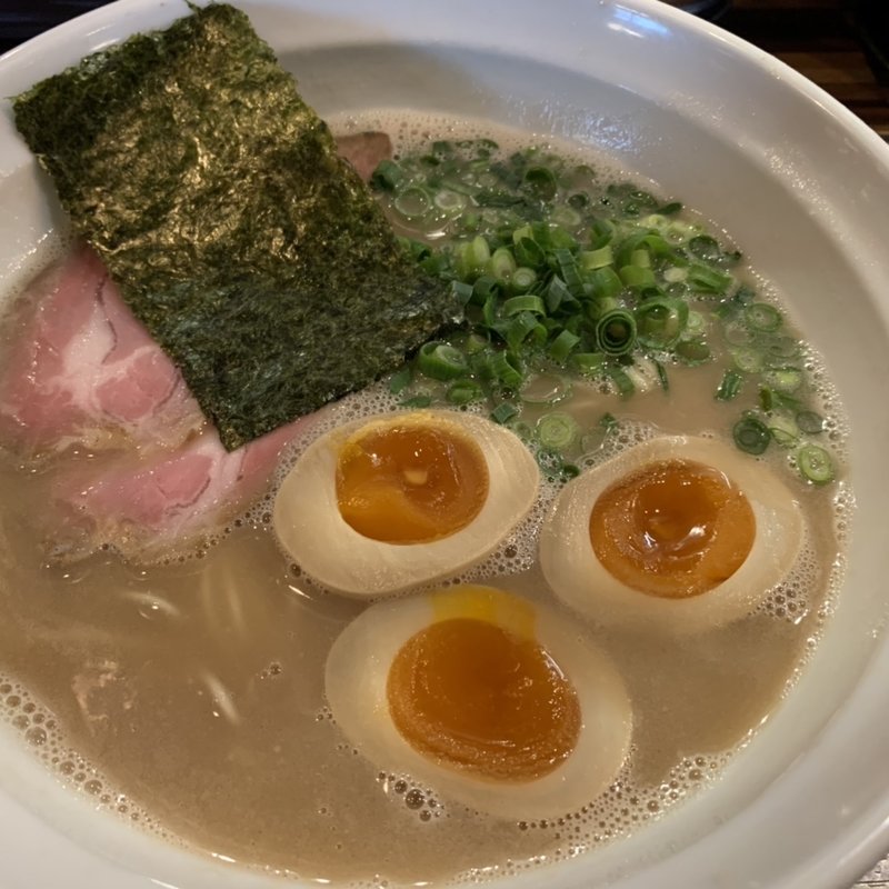 濃厚とんこつラーメン(ラーメン かなで食堂 )