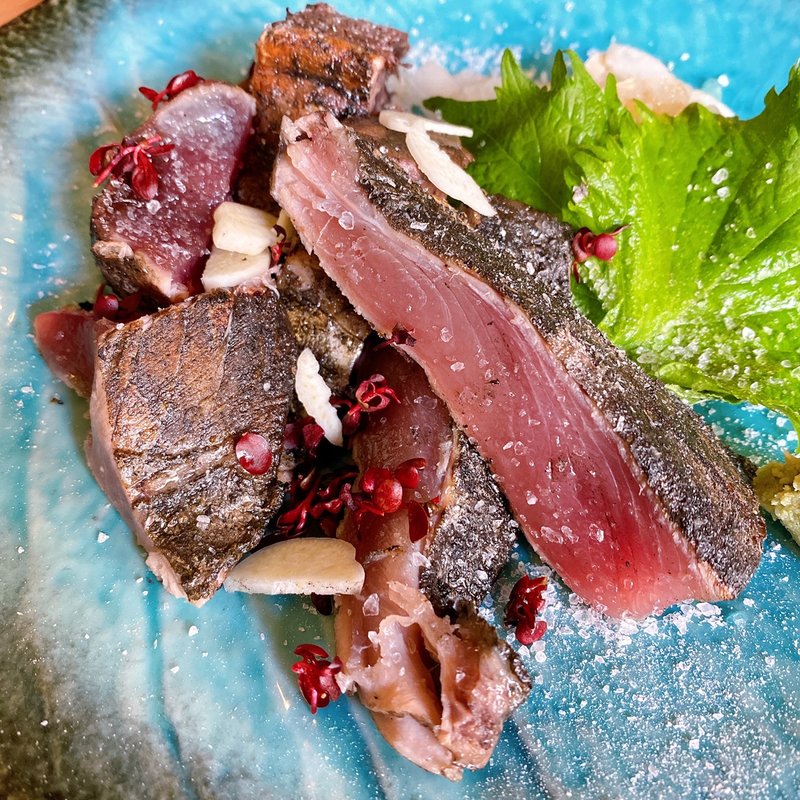 藁焼きかつおの塩たたき(食堂miacuci)