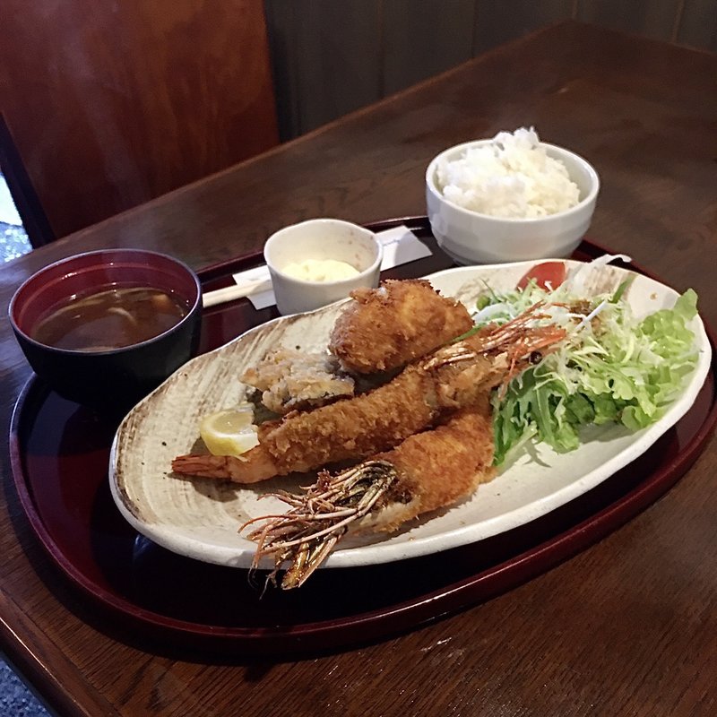 クレープ包みの海鮮クリームコロッケと大エビフライ(2本)(旬彩工房やまもと)