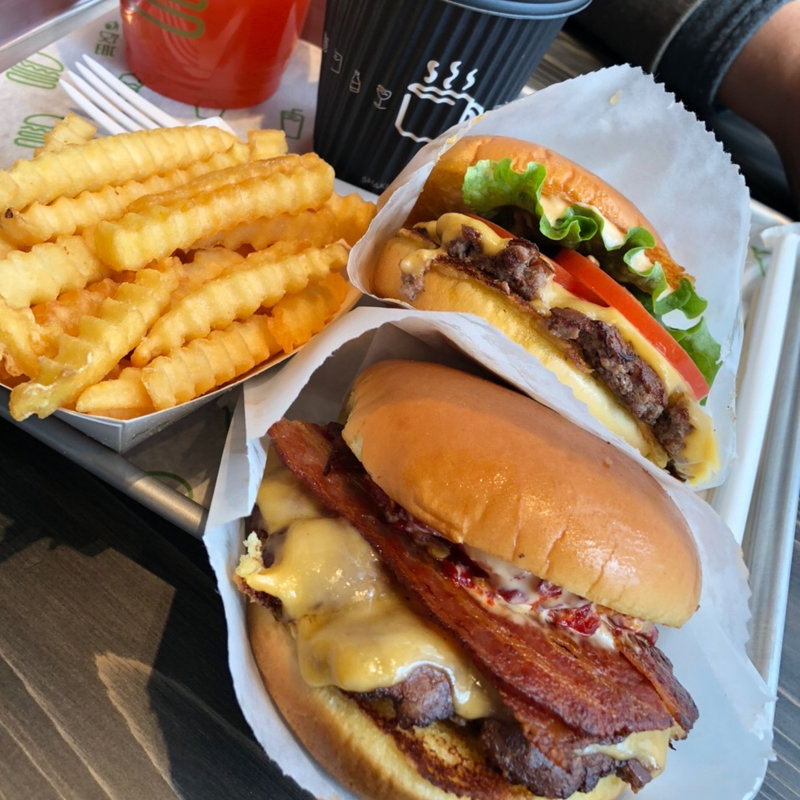 (シェイクシャック阪神梅田本店)