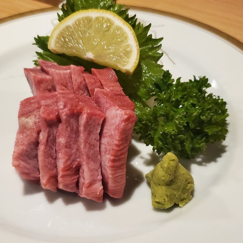 牛タン刺し(牛タン 閣)