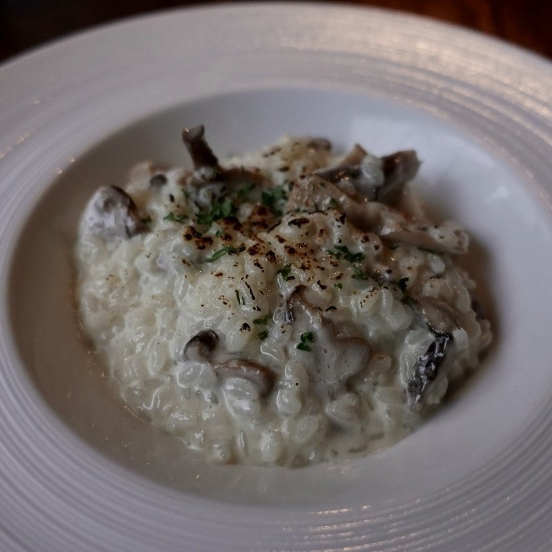 トリュフ香る4種キノコの焼きリゾット(Ajito 六本木店  （アジト）)
