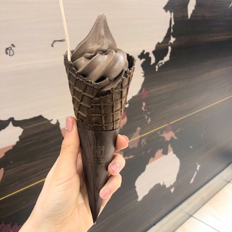 カカオソフトクリーム（タンザニア産カカオのチョコレート75％）(マジドゥショコラ  玉川高島屋店　MAGIE DU CHOCOLAT )