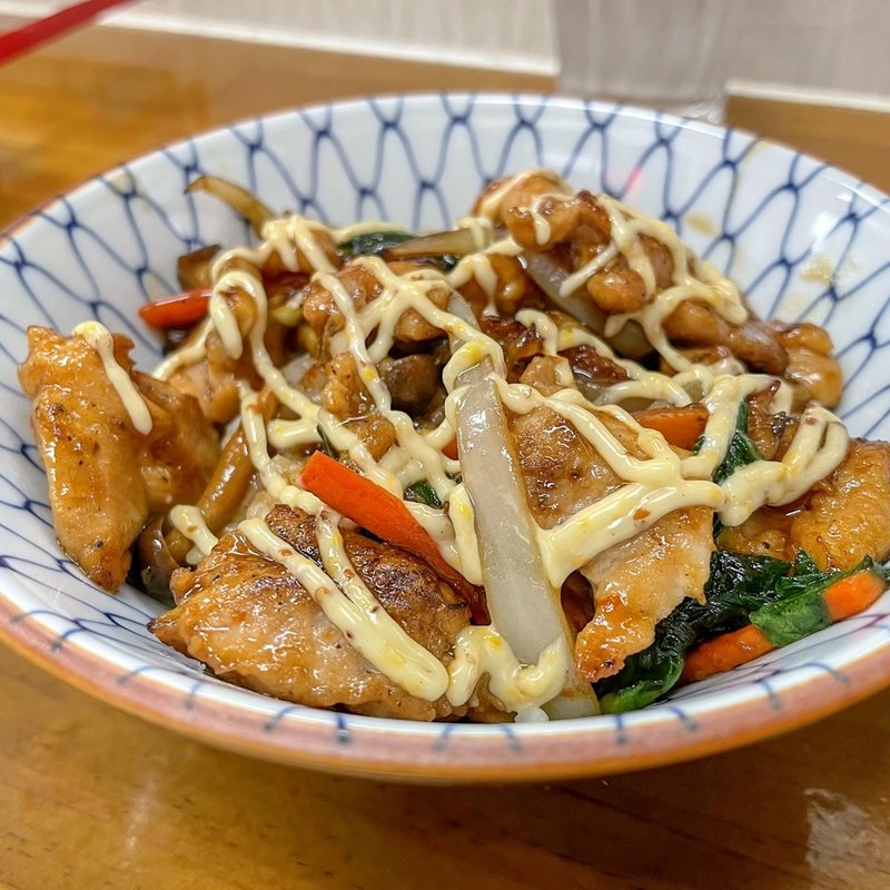 鶏モモマヨマスタード焼肉丼(ラーメン専科 竹末食堂)