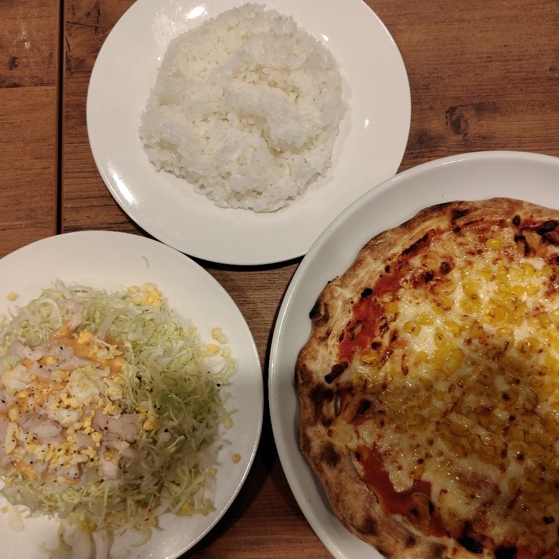 マヨコーンピザ、コブサラダ、ご飯(ガスト　那覇天久店)