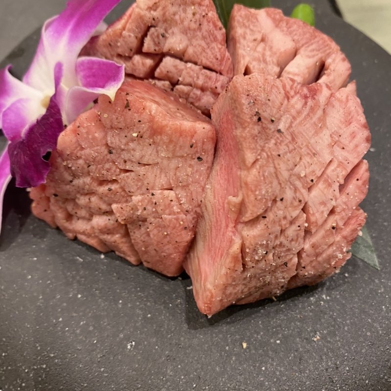 厚切り上タン(東京焼肉 平城苑 浅草総本店)