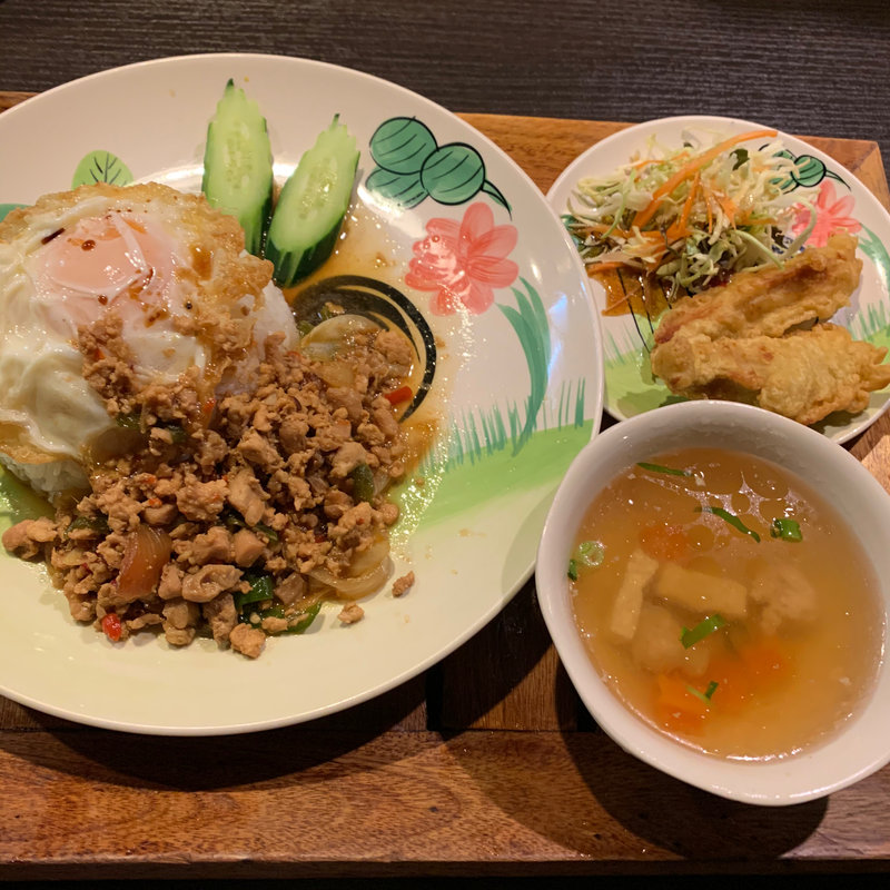 のっけごはん　パッガパオガイサップ(熱帯食堂)